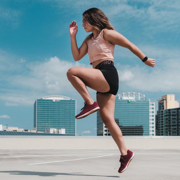 Cuatro ejercicios de calentamiento que debes hacer para mejorar tu técnica al correr y conseguir mejores marcas