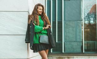 El jersey verde de H&M (en el color más tendencia del invierno) que puedes llevar como vestido solo se vende online