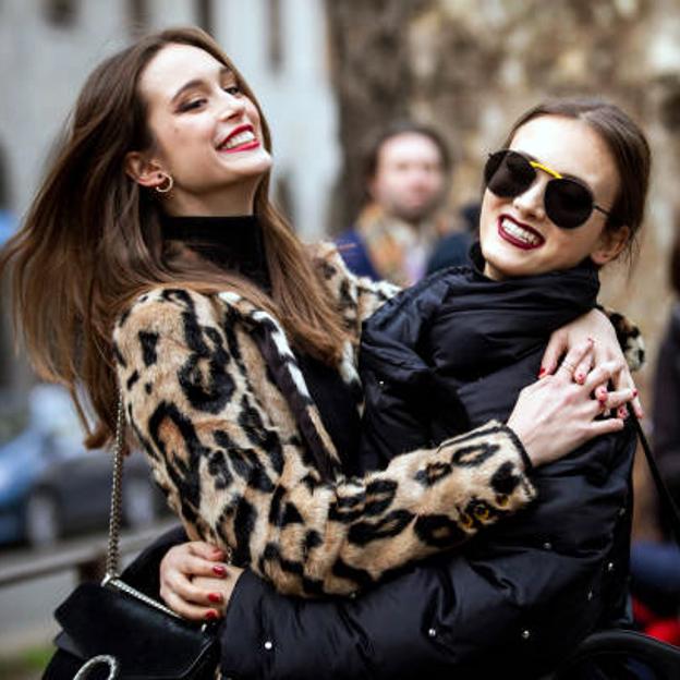 Expensive brunette, el color de pelo luminoso y rejuvenecedor (que va a arrasar en 2022) transforma las melenas oscuras más apagadas