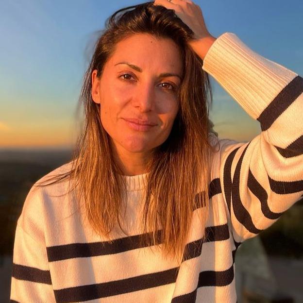 Nagore Robles también tiene el jersey de rayas más vendido de Zara (y tenemos dos modelos nuevos mucho más bonitos)