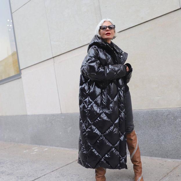 El plumífero más elegante y calentito del invierno que parece de lujo ya ha llegado a tienda (y es super barato)