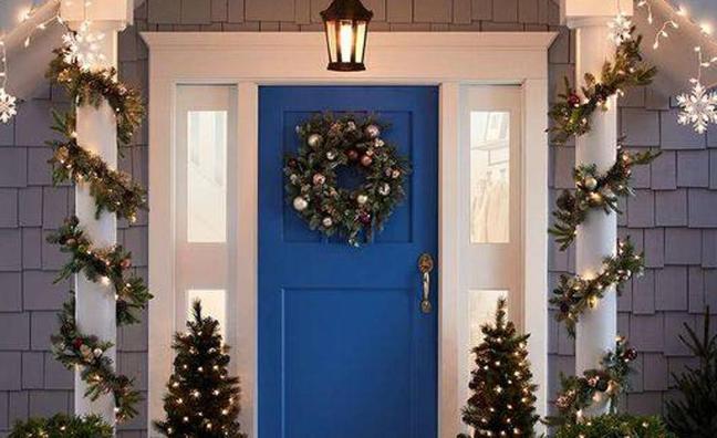 Las puertas con decoración navideña más bonitas de Pinterest que vas a querer copiar para darle un toque festivo al exterior de tu casa
