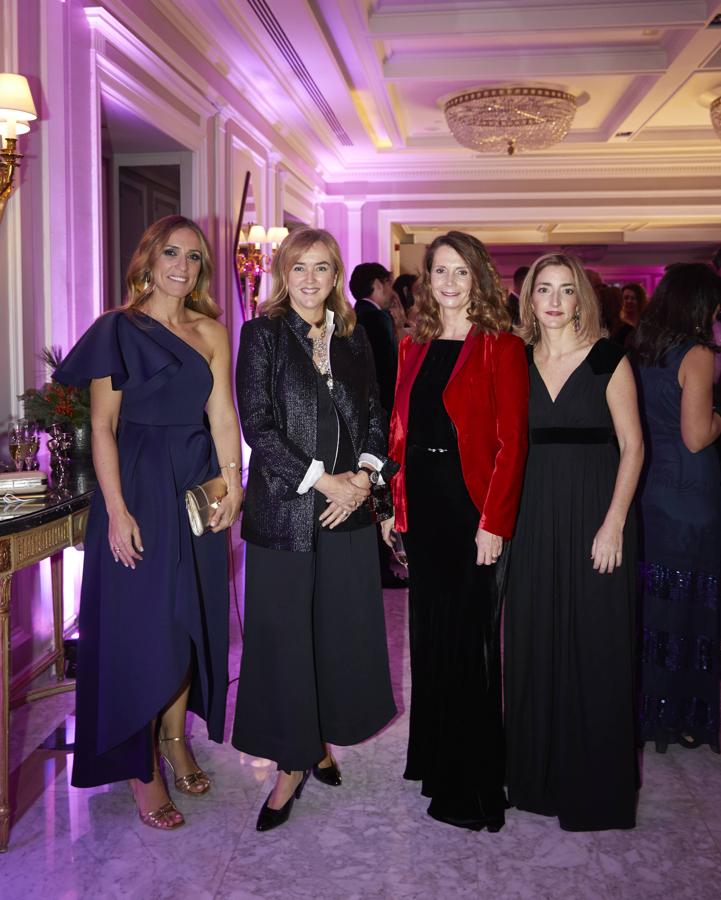 Premios Mujerhoy 2021: Amaia Campos Iglesias directora de publicidad de CM Vocento, Assunta Jiménez-Ontiveros directora de Comunicación y RRPP de Chanel, Rosa Alonso directora Comercial del Área de Mujer de CMVocento y Nieves Manzano responsable de Eventos y AAEE en CMVOCENTO. 