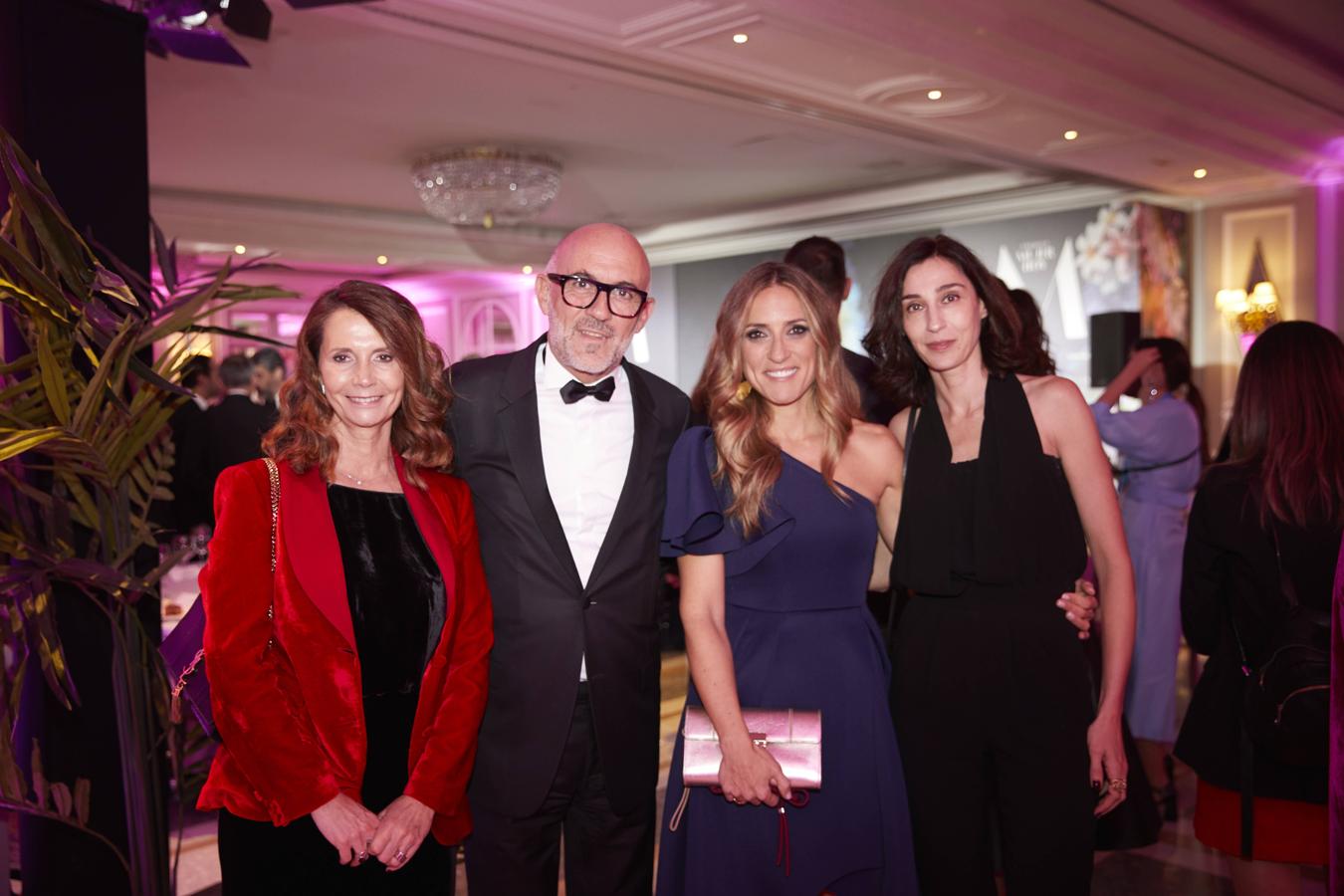 Premios Mujerhoy 2021: Rosa Alonso directora Comercial del Área de Mujer de CMVocento, Vicente Campos, de Blue, Amaia Campos Iglesias, directora de publicidad de CM Vocento y María Borrás directora de comunicación de Guerlain.