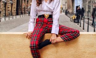 Los pantalones de cuadros calentitos y sofisticados con los que vas a transformar tus looks de oficina en invierno son estos low cost de Uterqüe