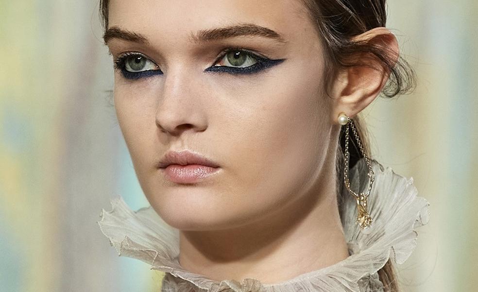 Cómo hacer el eyeliner inverso, la tendencia de maquillaje que arrasa porque resalta la mirada