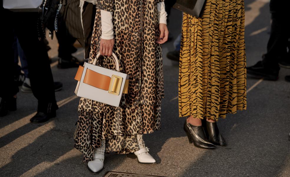 Animal print con lentejuelas: la falda midi de Stradivarius que se va a convertir en protagonista en todos tus looks de otoño