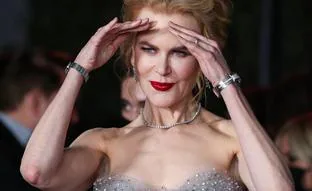 Cómo llevar los labios rojos a los 50: con el labial cremoso de Nicole Kidman que está rebajadísimo y que sienta de maravilla
