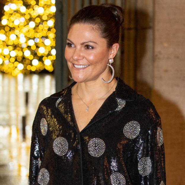 El original conjunto de H&M que ha llevado Victoria de Suecia y que es perfecto para triunfar esta Navidad