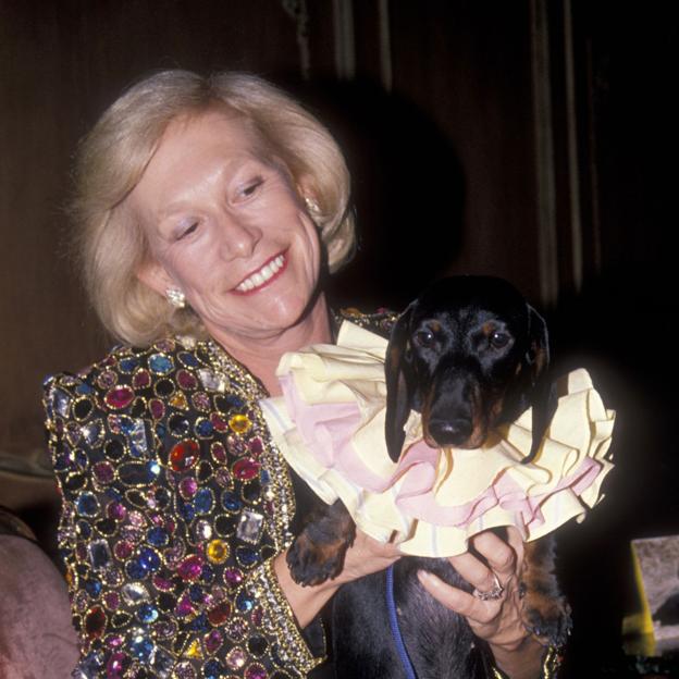 Iris Love, la 'Indiana Jones en minifalda' de la alta sociedad que dio clases a Barbra Streisand, descubrió un templo perdido de Afrodita y humilló al British Museum por el camino