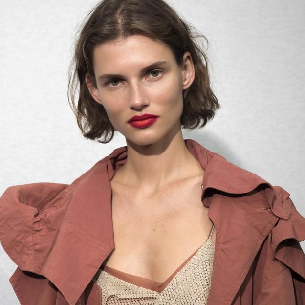 Qué es el hyaluron pen y cuáles son los peligros de intentar rellenar los labios con ácido hialurónico en casa sin la supervisión de un médico estético