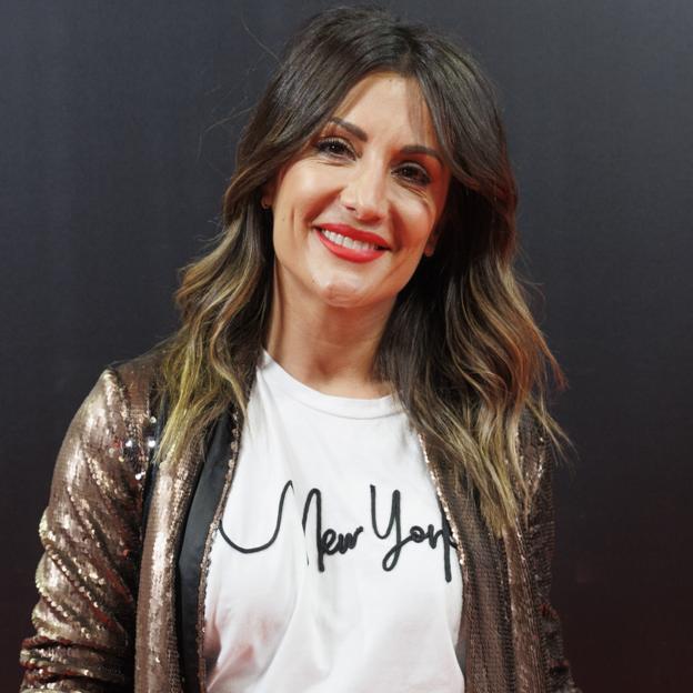 Botas de Mango metalizadas, el truco de Nagore Robles para convertir un look básico en uno muy especial y arrasador