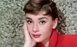 Este tratamiento capilar super ventas con elastina fue el favorito de Audrey Hepburn y deja una melena luminosa, sedosa y reparada con acabado profesional