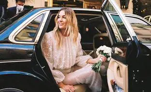 Un vestido de novia de invierno con lentejuelas y un peinado con perlas: así ha sido la boda viral que ha revolucionado Instagram y de la que todo el mundo habla