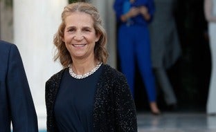 La infanta Elena cumple 58 años y cierra su año más delicado: reconciliación con su hermano el rey Felipe VI, visitas al rey emérito Juan Carlos y una hija influencer y enamorada en la alfombra roja