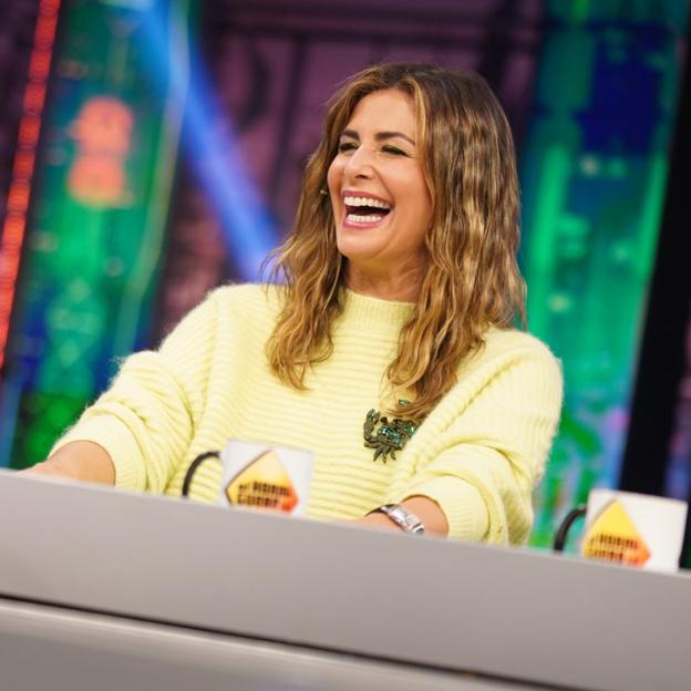 El jersey de Mango o los pantalones de lentejuelas: no sabemos qué nos gusta más de este look tan arrasador de Nuria Roca