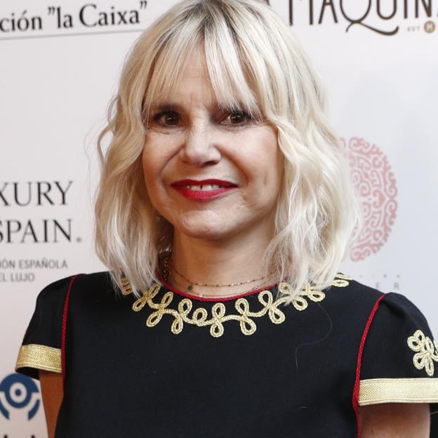 Pantalones naranjas y la blusa de flores más bonita: el look a todo color de Eugenia Martínez de Irujo que rejuvenece al instante