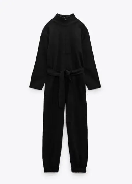 Carmen Lomana y el pantalón negro de vestir de 29 € de Zara