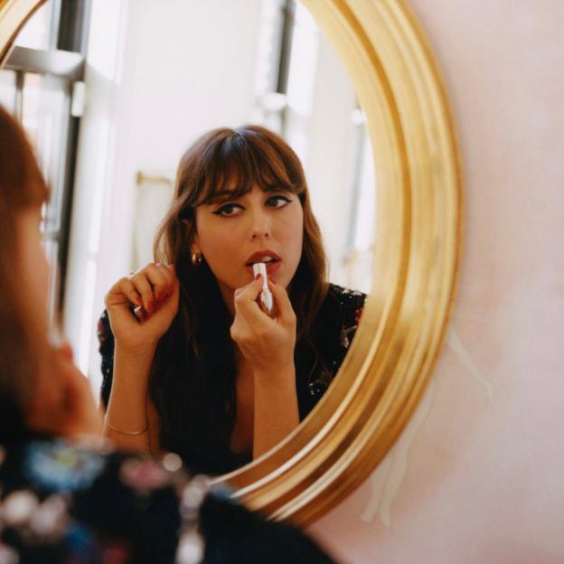 Perfumes frescos y con olor a limpio: femeninos y elegantes