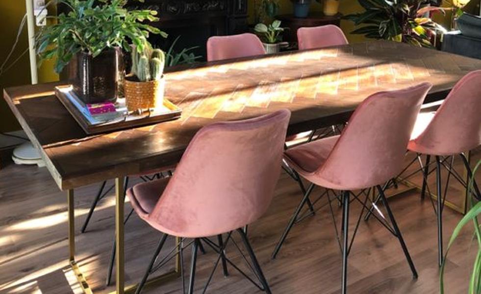 Esta silla de terciopelo ideal para tu salón parece de lujo, pero cuesta menos de 40 euros en las rebajas, arrasa en Instagram y no deja de agotarse