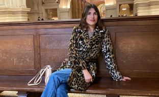 Cómo conseguir un look impecable con animal print de leopardo: pistas de las influencers de París en las rebajas