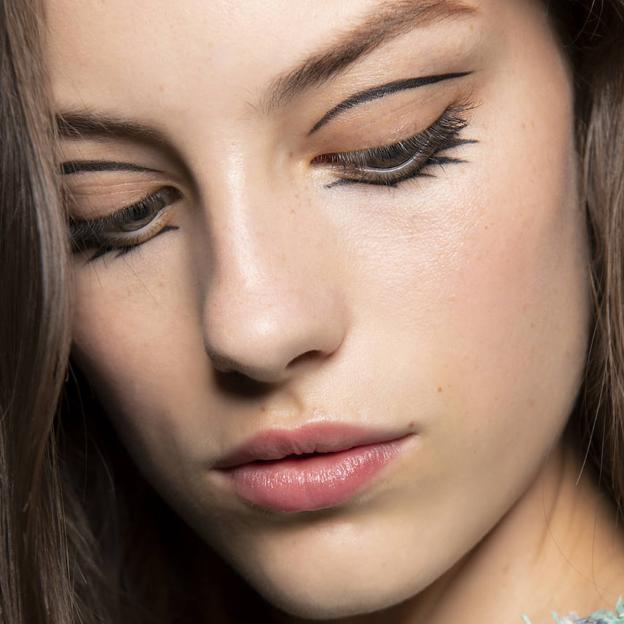 Línea recta, estilo Twiggy o cat eye: cuál es el tipo de eyeliner flotante que más te favorece según la forma de tu ojo