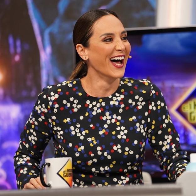 El vestido de 17 euros de las rebajas de Zara con el que Tamara Falcó ha arrasado en televisión (y está casi agotado)