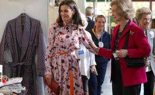 Qué significa que la reina Letizia se ponga los vestidos antiguos más impresionantes de la reina Sofía en sus apariciones oficiales