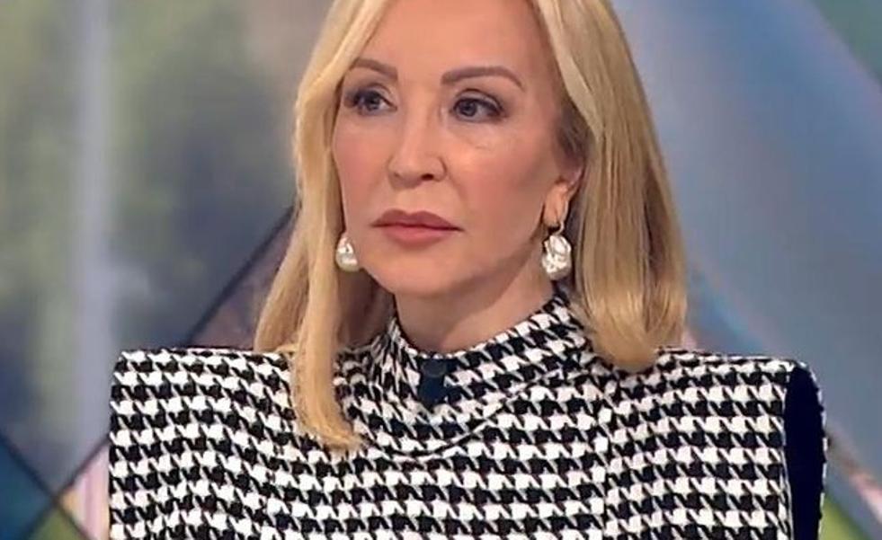 La original chaqueta de Zara de Carmen Lomana perfecta para llevar ahora y después en los looks de entretiempo que rejuvenecen