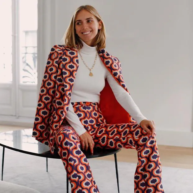 El traje de chaqueta estampado, la tendencia arrasadora ha llegado Zara y con que conseguir un look perfecto | Mujer Hoy