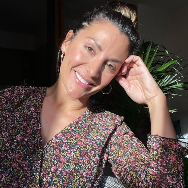 Este es el vestido de flores de Zara con el que Nagore Robles ha triunfado en televisión (y sienta de maravilla)