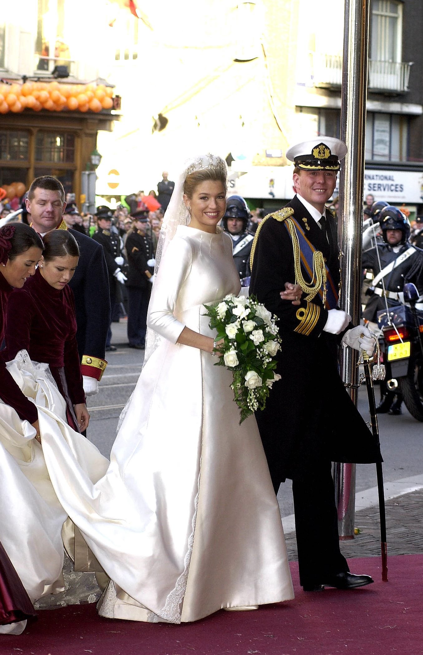 Guillermo y Máxima de Holanda celebran su 20º aniversario de boda: los looks más espectaculares de la reina mejor vestida desde 2002