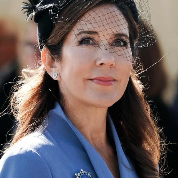 Quién es Jesús Herrera, el desconocido pintor español que ha pintado el retrato oficial de Mary de Dinamarca para celebrar su 50 cumpleaños