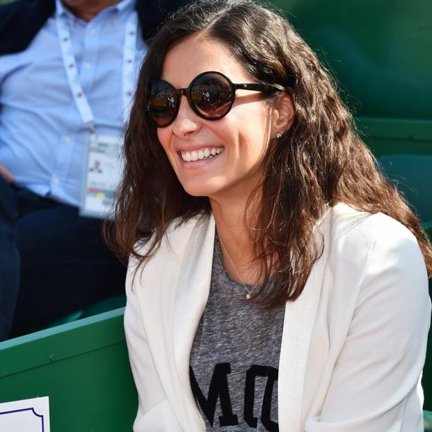 Xisca Perelló anima a Rafa Nadal en París con el conjunto de camiseta y short más versátil de este verano