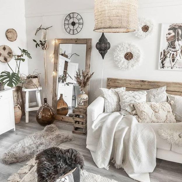 Estilo scandi-boho, la tendencia que convertirá tu decoración minimalista en una casa acogedora