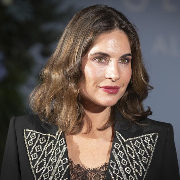 La crema antiarrugas favorita de Lourdes Montes lleva rosa mosqueta, cuesta 5 euros y es perfecta para borrar las manchas más oscuras