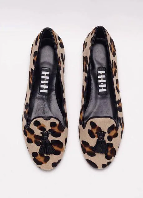 El modelo Grace Black está fabricado con pelo de leopardo