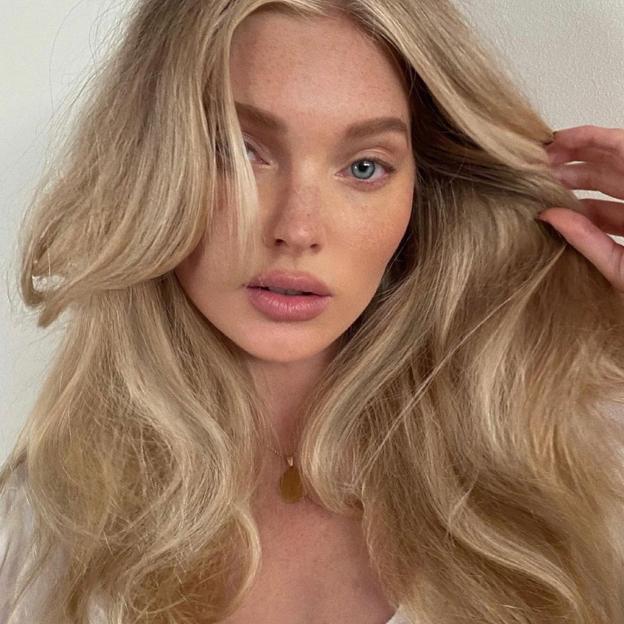 Corte de pelo mariposa o butterfly cut, el cambio de look tendencia con capas y flequillo largo que da volumen y queda de lujo