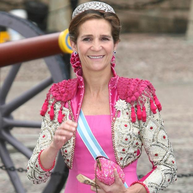 Cómo, cuándo y por qué el rey Juan Carlos I de Borbón impidió que su hija primogénita, la infanta Elena, se convirtiera en reina de España