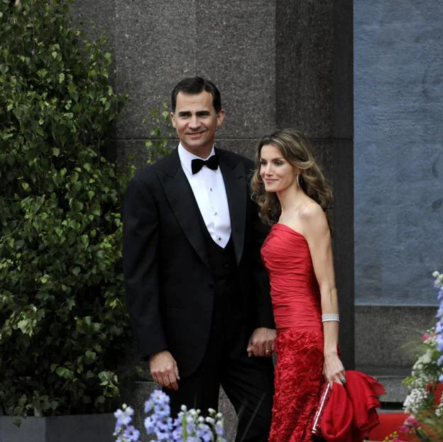 Por qué Letizia Ortiz ya no viste de Felipe Varela: las claves de una relación que se rompió cuando se convirtió en reina
