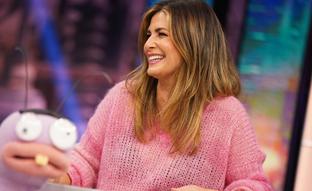 Pantalones de Zara y jersey rosa: el look tendencia, favorecedor y asequible con el que Nuria Roca ha triunfado en televisión