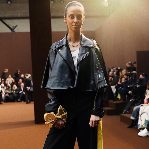 El original bolso amarillo de Victoria Federica que confirma su idilio con el lujo: favorece y lo hemos encontrado en su versión low cost