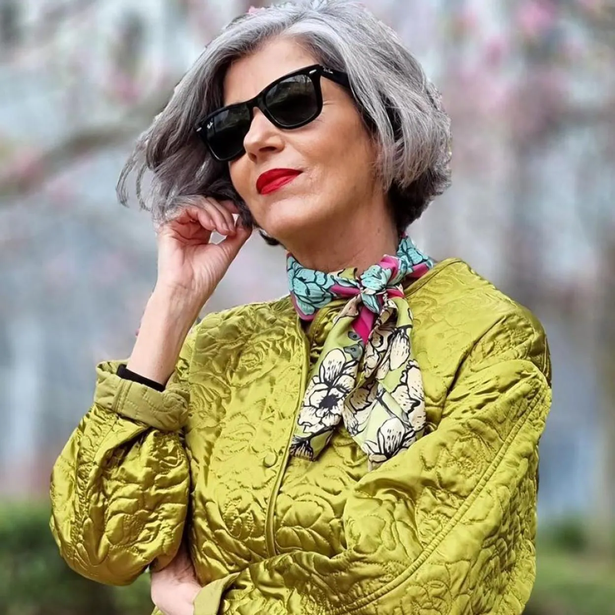 Esta chaqueta de Zara que rejuvenece los 50 es la más original para el entretiempo: acolchada, satinada y que parece lujo | Mujer Hoy