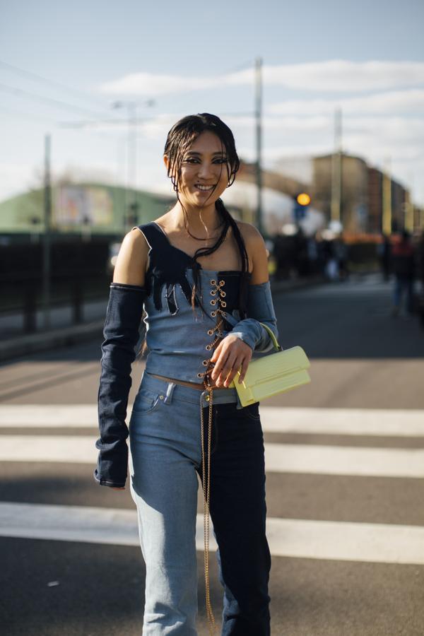 Looks en azul y amarillo para apoyar a Ucrania