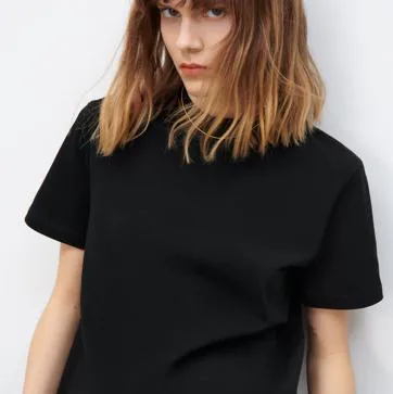 La camiseta blanca y perfecta existe: la encontrarás Zara por menos de 10 (y viene en otros tres colores) | Mujer Hoy