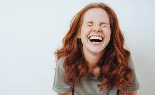 La enfermedad de la risa: cuando las carcajadas esconden un problema