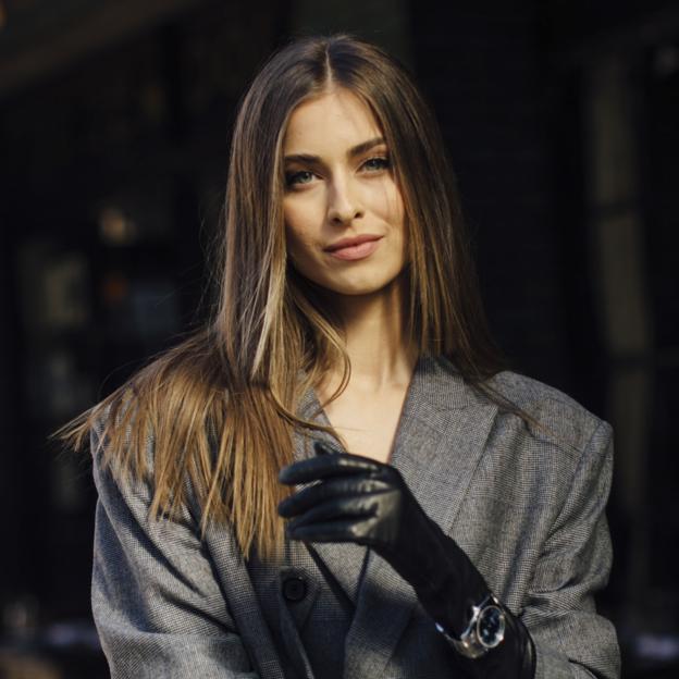 Flash lights, las mechas que se hacen las morenas y castañas para iluminar y rejuvenecer la melena y que te van a hacer olvidar las balayage y babylights