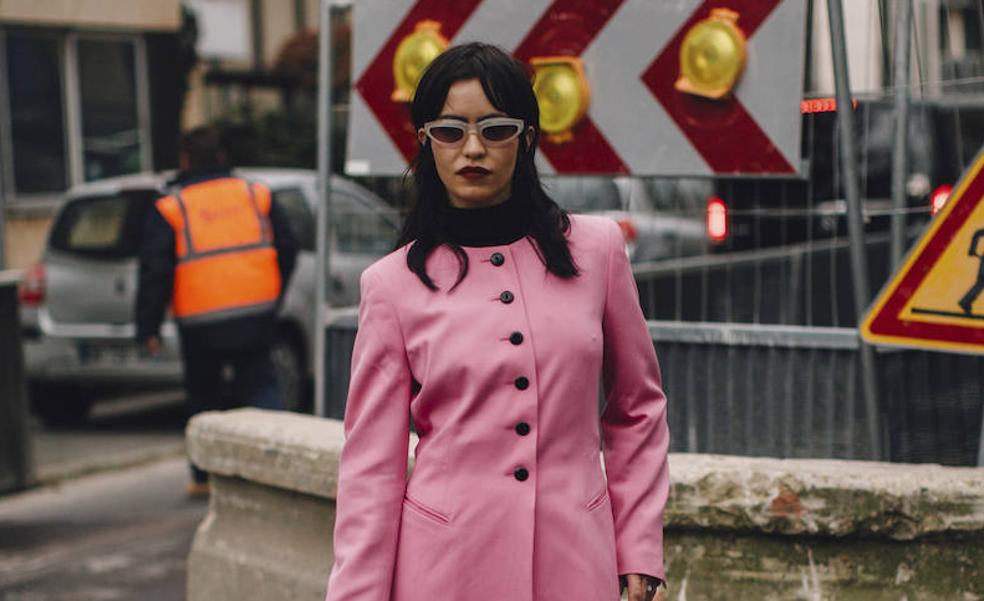 Esta blazer color fresa de Zara se ha convertido en la favorita de Instagram porque es muy ponible y sienta genial