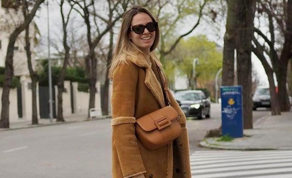 Tenemos el bolso de color camel made in Spain que ha conquistado Instagram porque es práctico, atemporal y parece de lujo