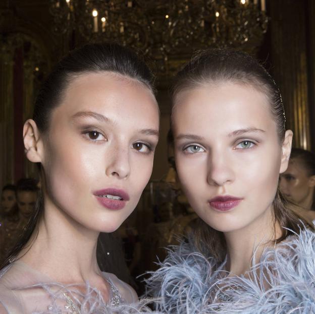 Este es el truco que usan todos los expertos para conseguir un maquillaje con efecto lifting que quita años de encima